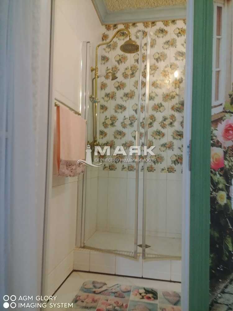 Дом 223 кв.м на участке 1 сот