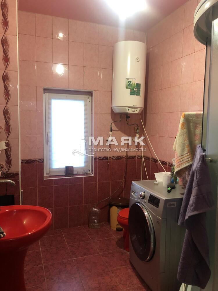 Дом 220 кв.м на участке 8 сот