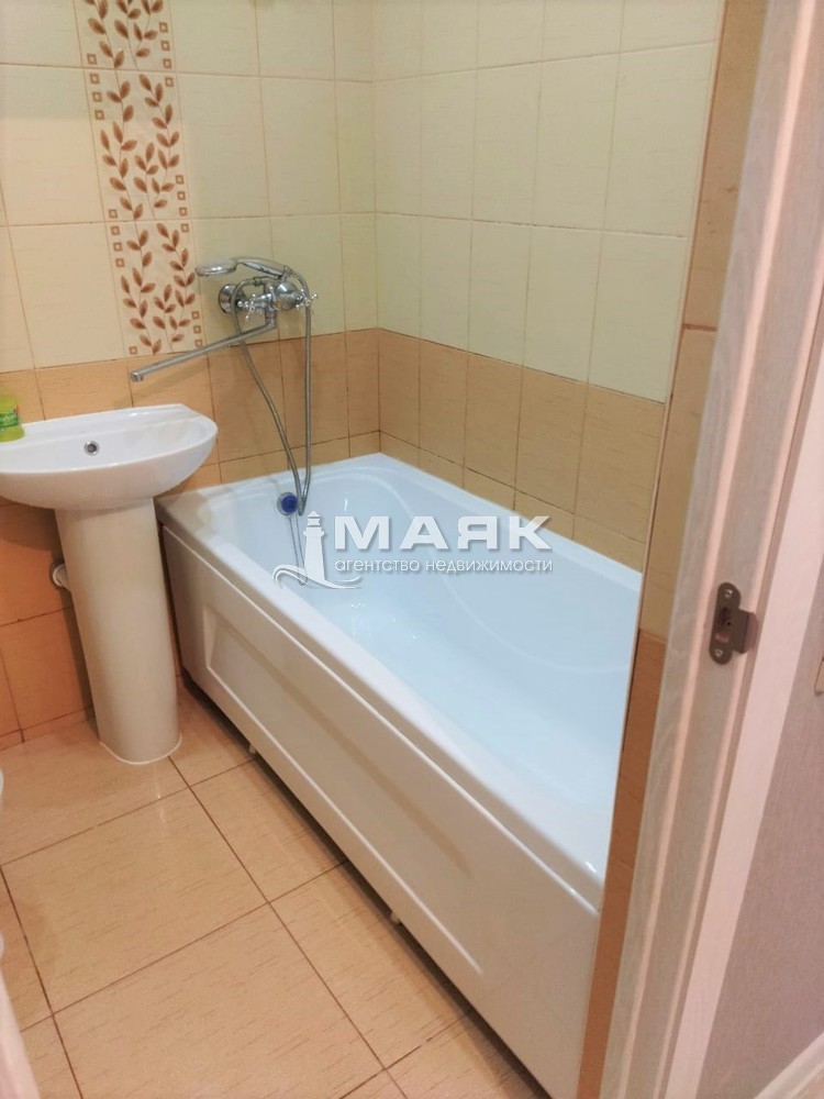 1-к. квартира 37.4 кв.м, 4/4