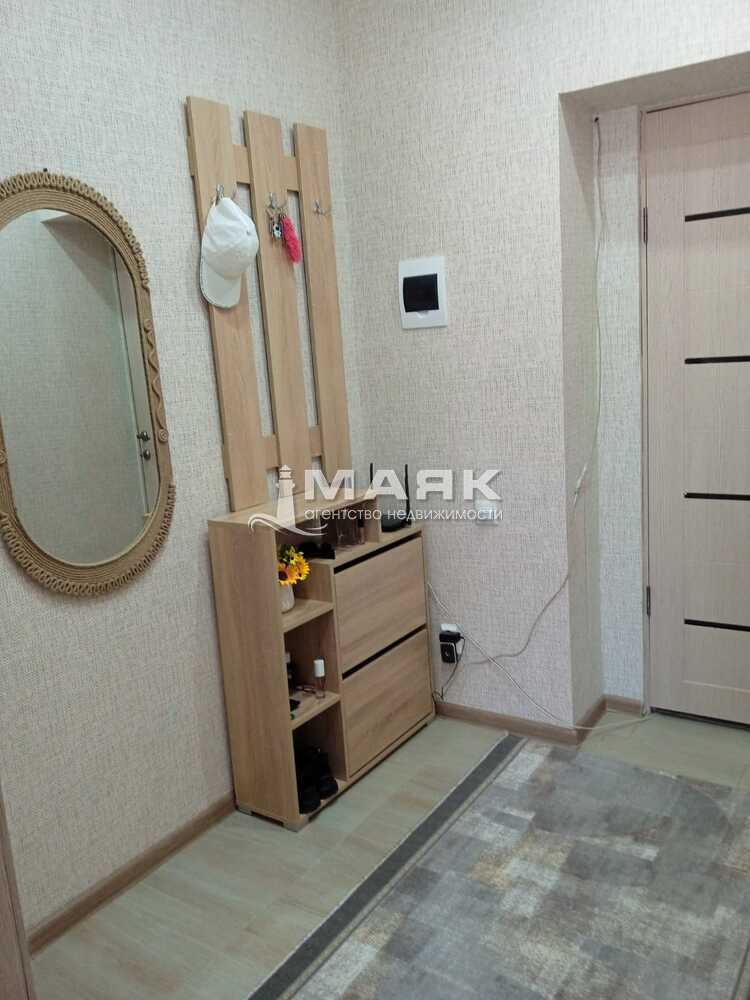 2-к. квартира 67.3 кв.м, 3/3