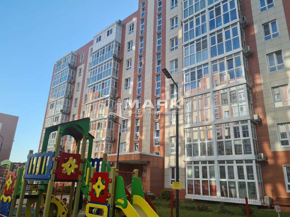 2-к. квартира 63 кв.м, 8/8