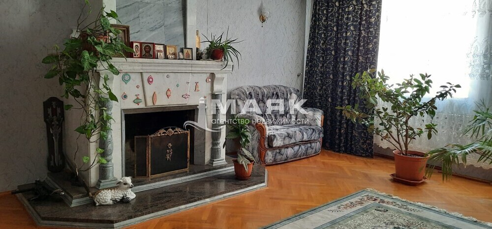 Дом 413 кв.м на участке 8 сот