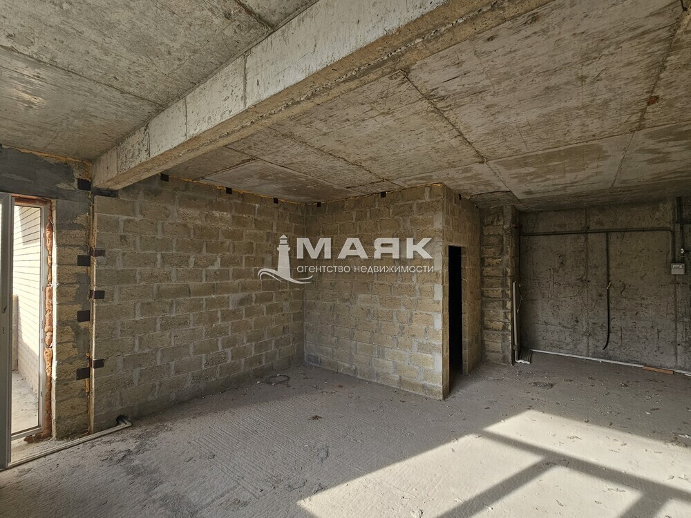 1-к. квартира 68 кв.м, 1/3