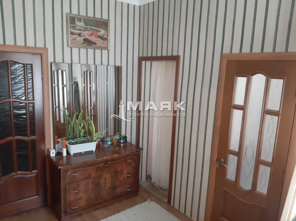 3-к. квартира 70 кв.м, 2/2
