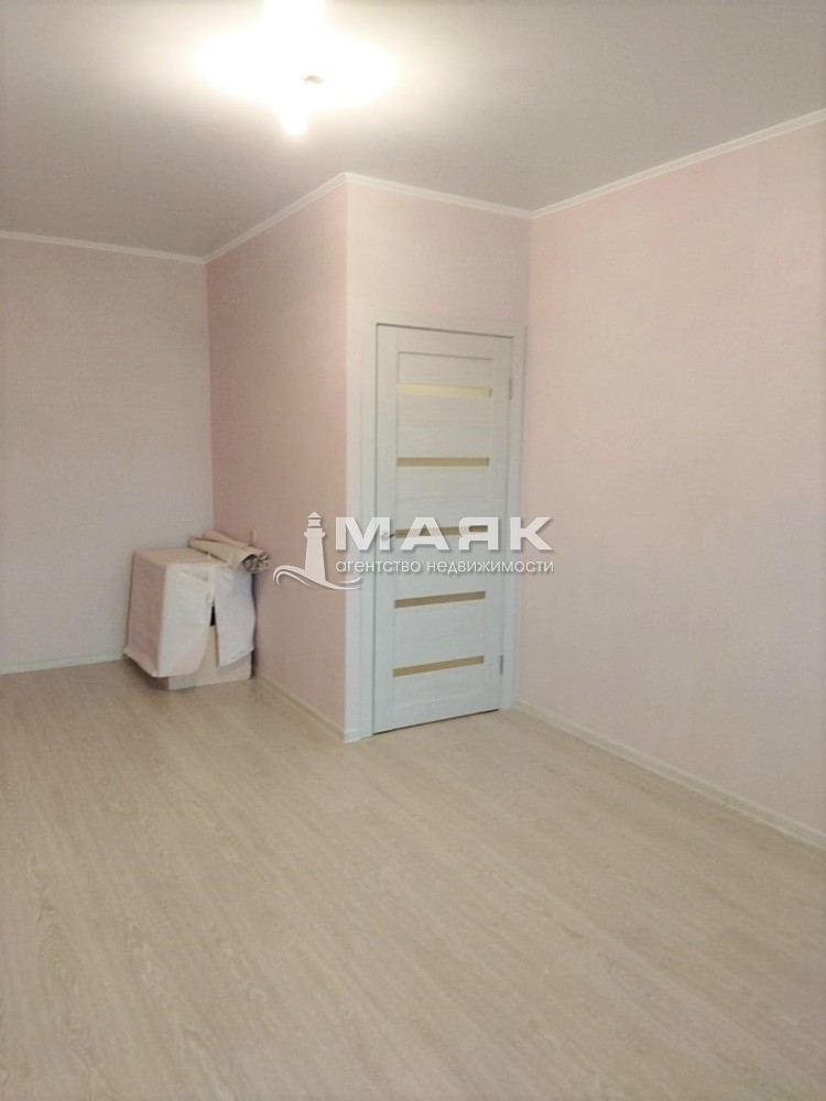 1-к. квартира 37.4 кв.м, 4/4