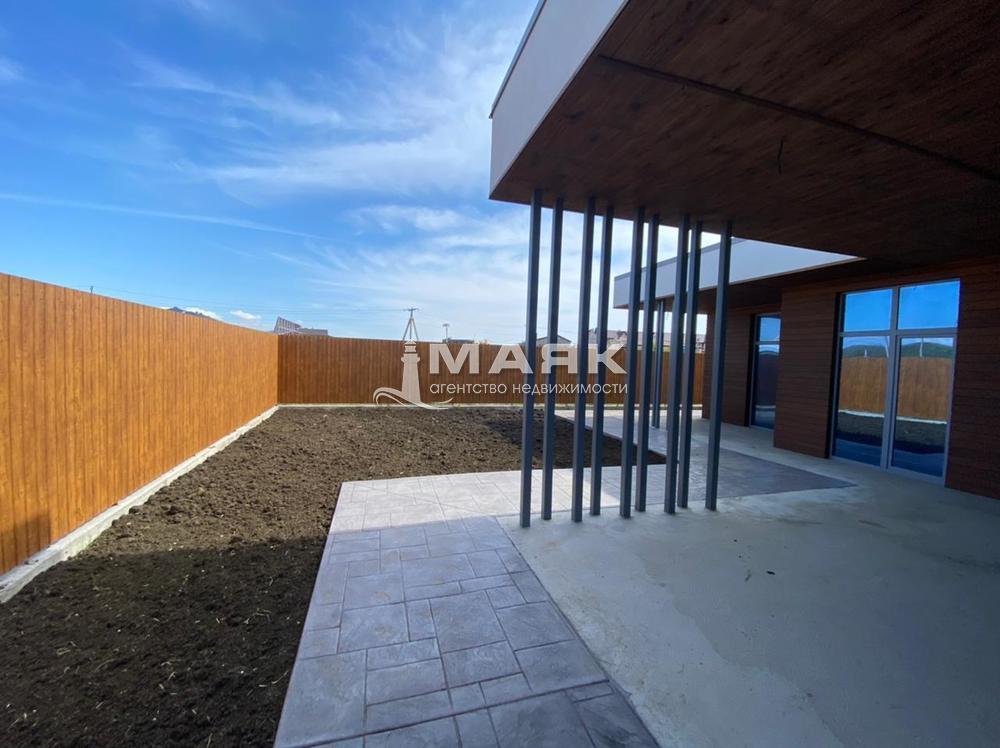 Дом 174 кв.м на участке 6.4 сот