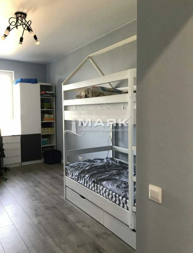 2-к. квартира 63 кв.м, 8/8