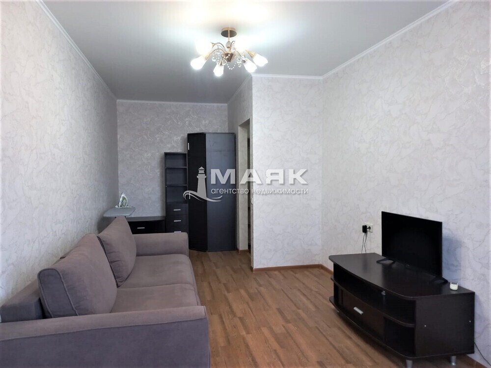 1-к. квартира 42 кв.м, 8/9