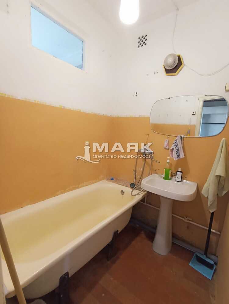 3-к. квартира 60 кв.м, 2/4