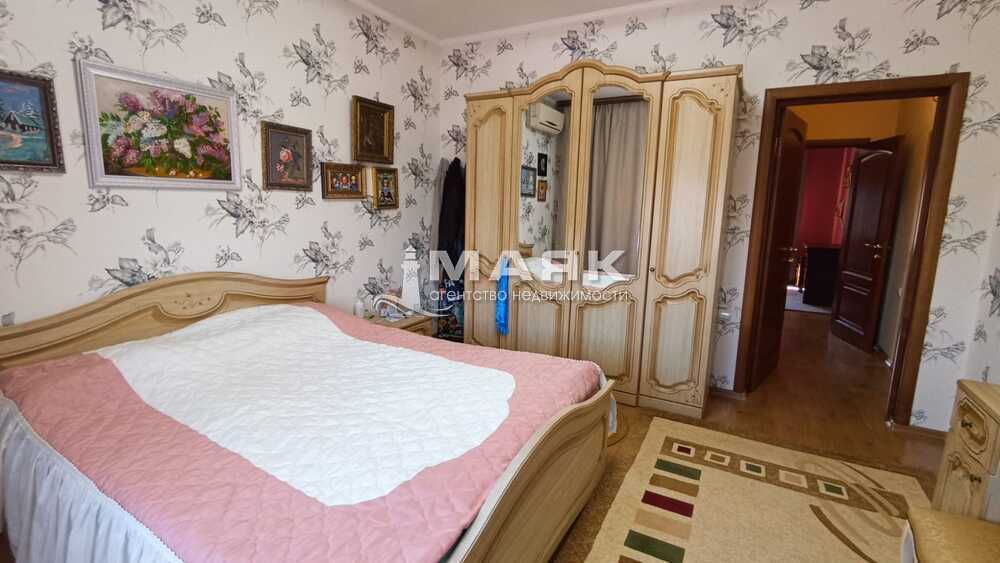 Дом 161.9 кв.м на участке 5 сот