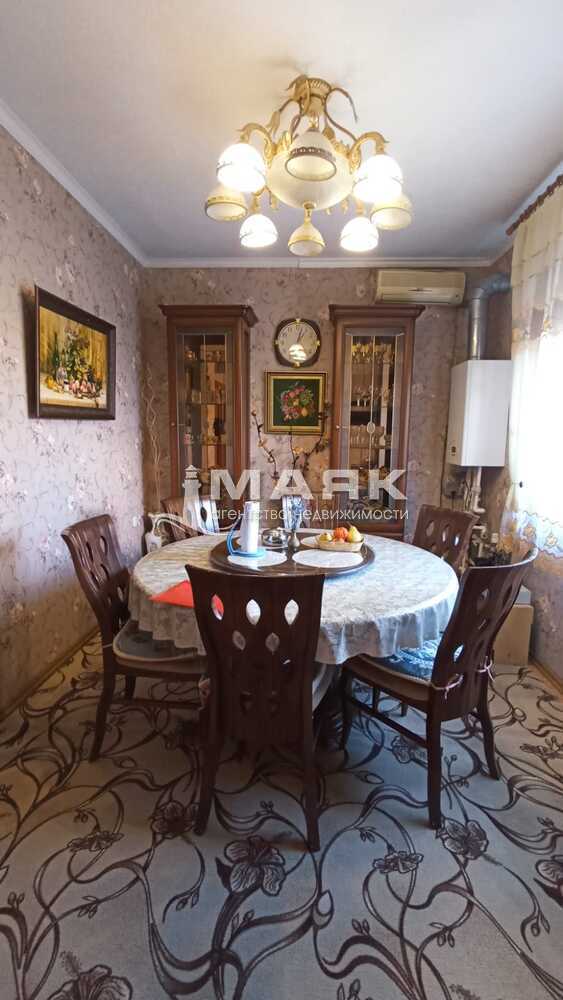 Дом 161.9 кв.м на участке 5 сот