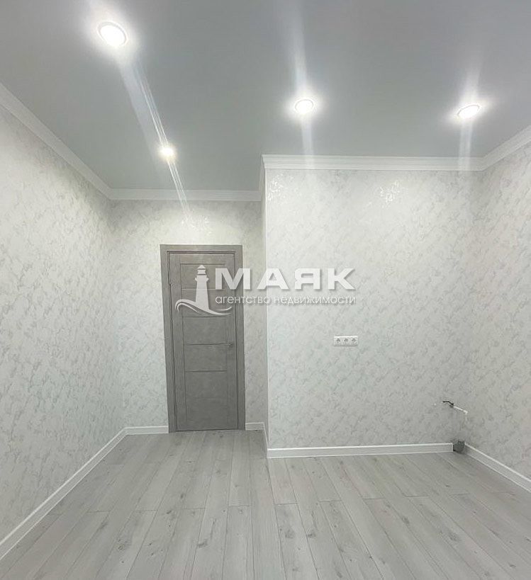 1-к. квартира 37.4 кв.м, 3/8