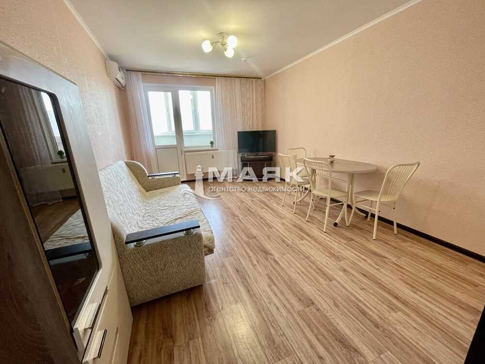 1-к. квартира 32 кв.м, 8/16