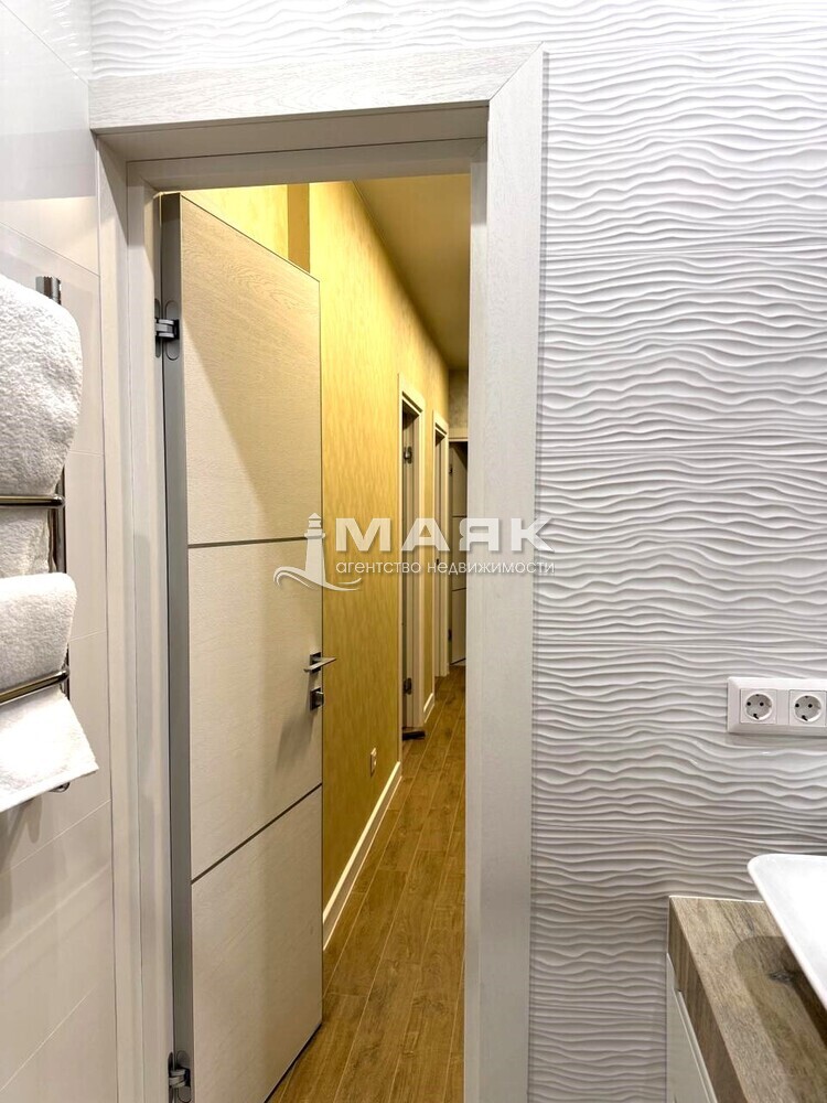 2-к. квартира 59.6 кв.м, 13/13