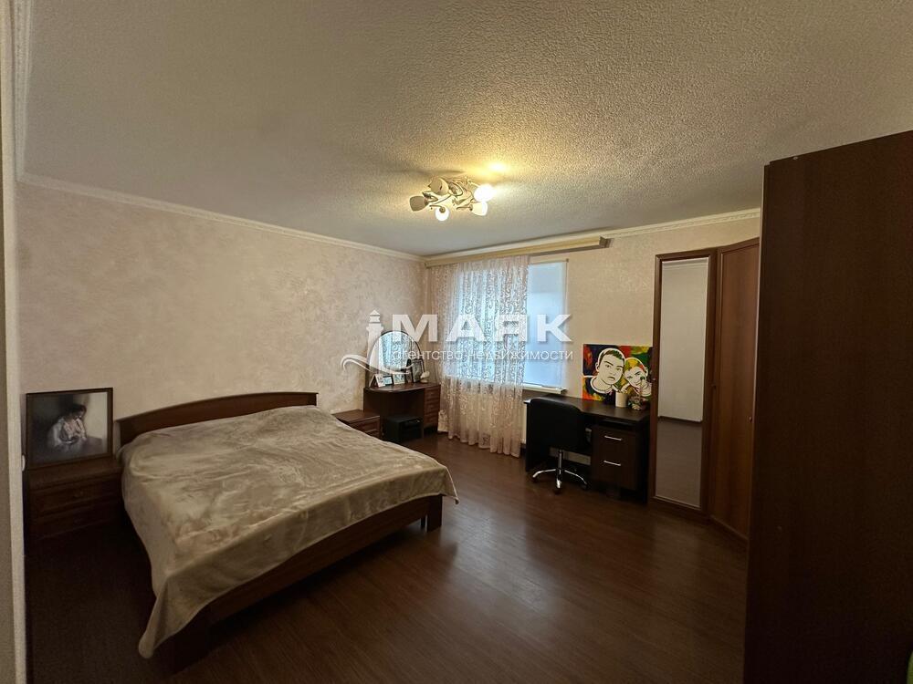 Таунхаус 283.4 кв.м на участке 4.5 сот