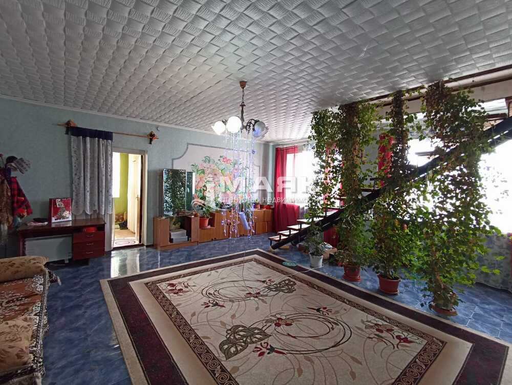 Дом 250 кв.м на участке 19 сот