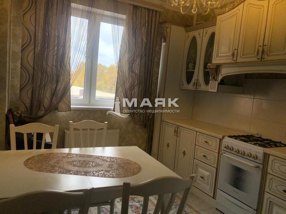 2-к. квартира 64 кв.м, 4/10