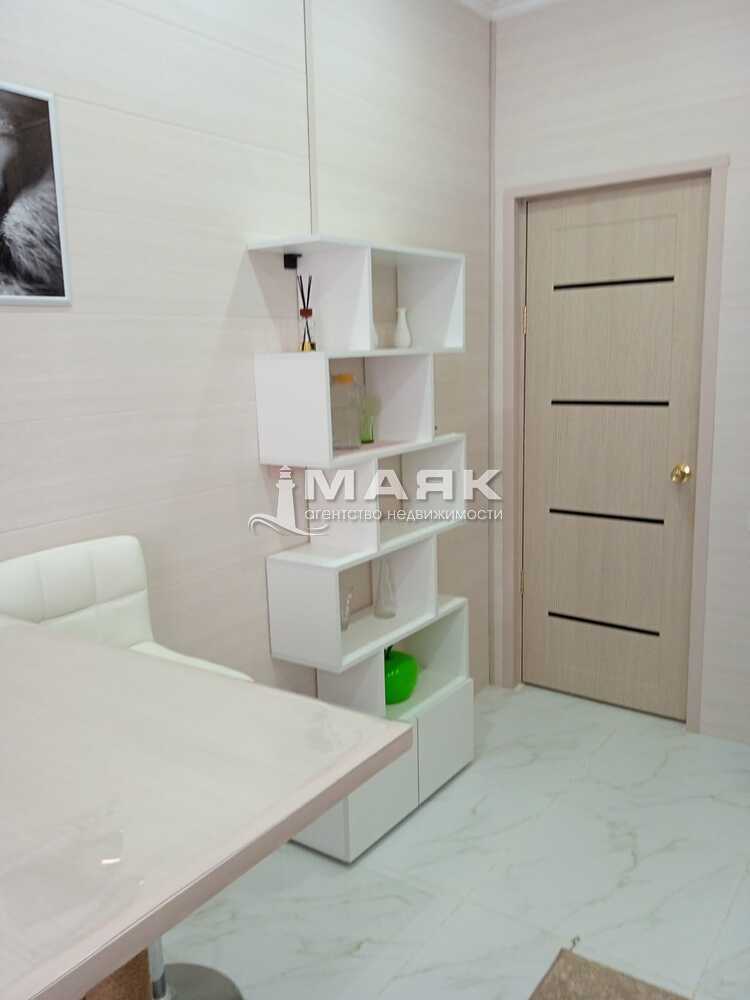 2-к. квартира 67.3 кв.м, 3/3
