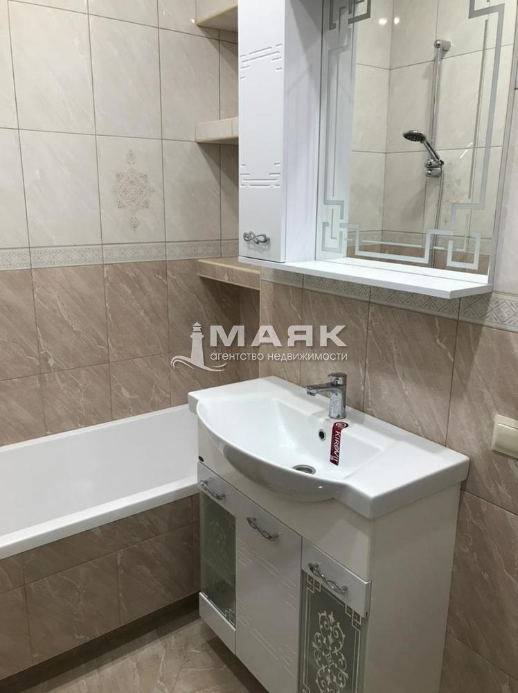 2-к. квартира 74.5 кв.м, 6/8