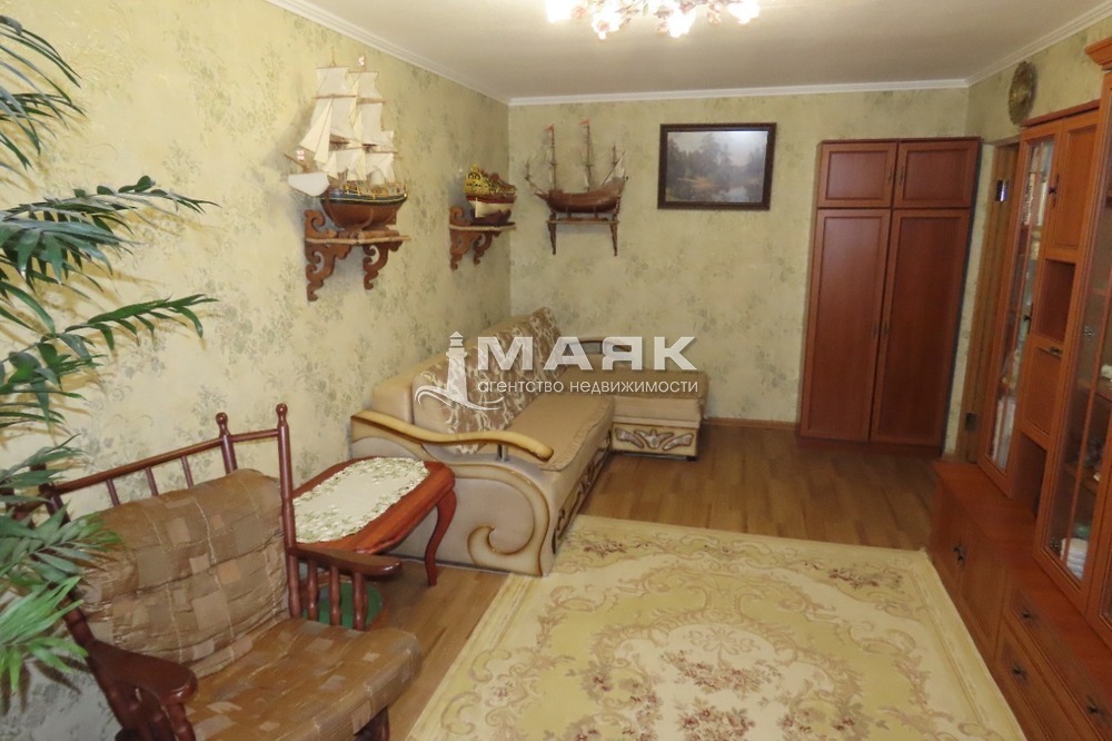 3-к. квартира 86 кв.м, 3/8