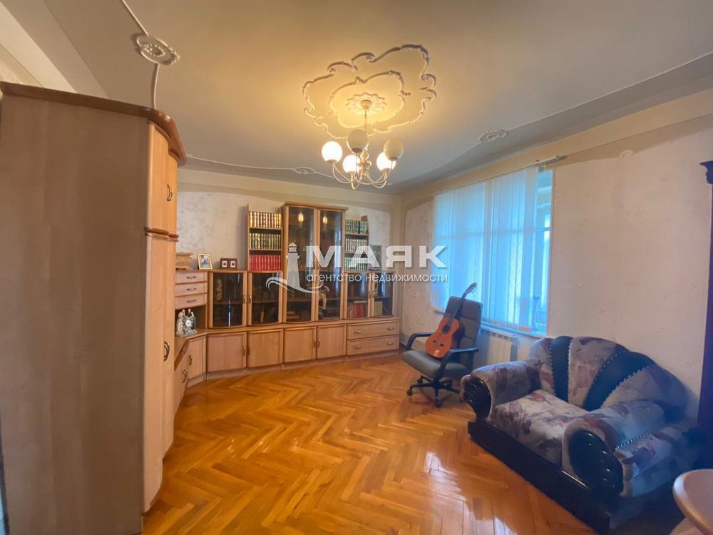 Дом 519 кв.м на участке 10 сот