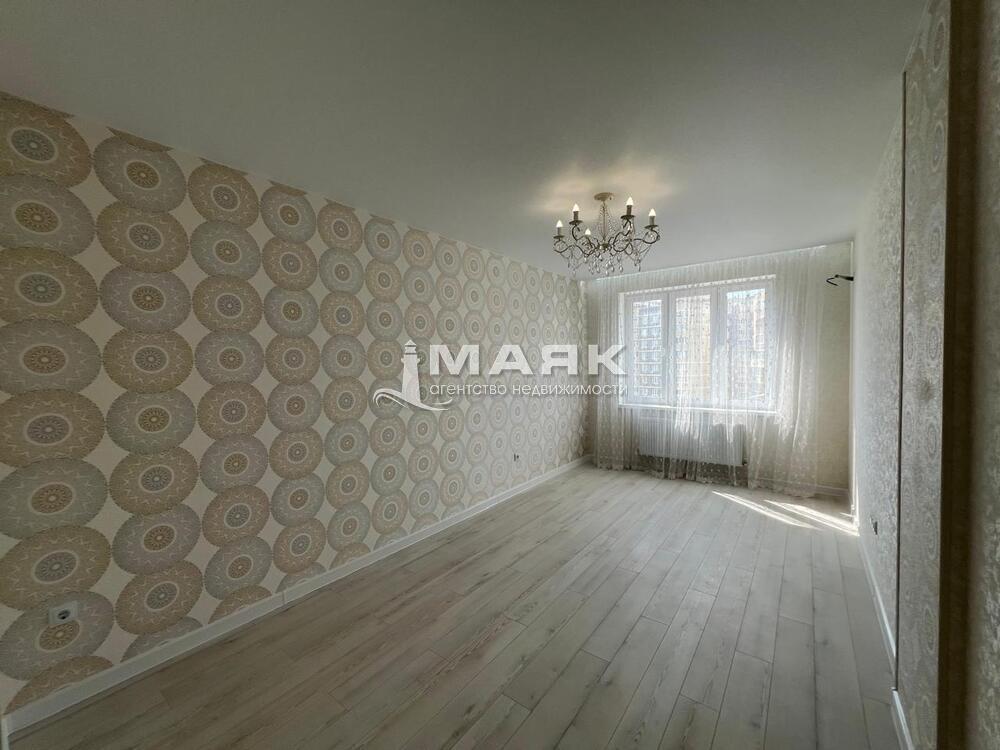 2-к. квартира 68 кв.м, 10/13