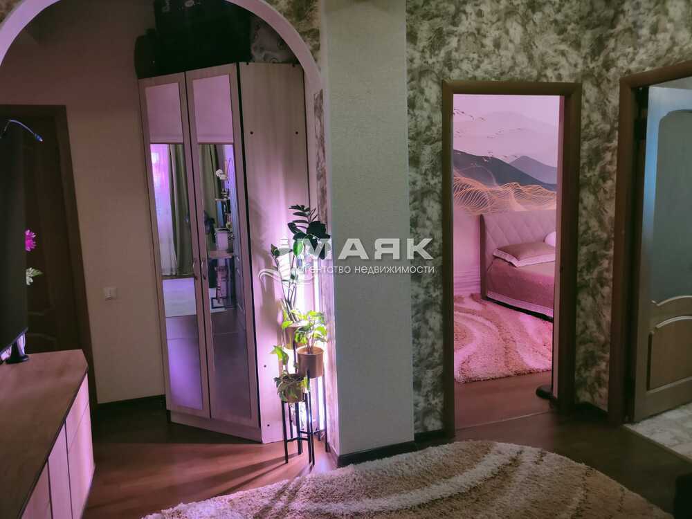 3-к. квартира 90 кв.м, 2/5