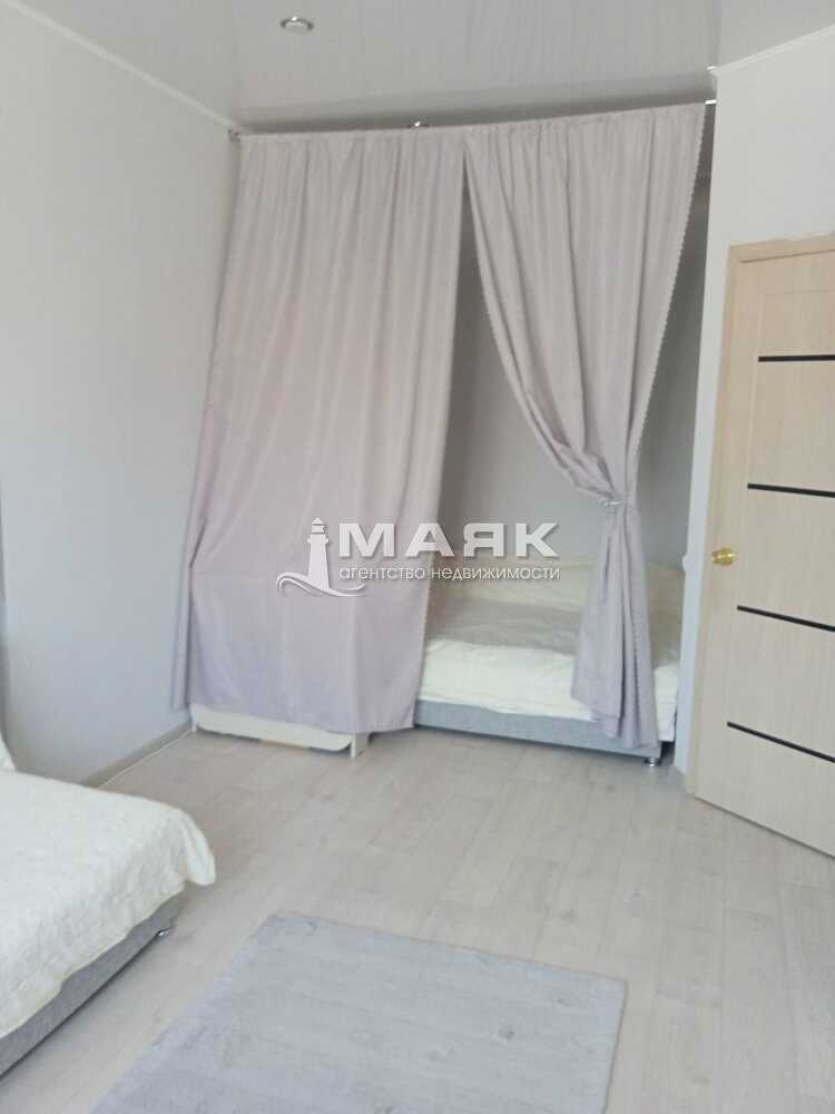 2-к. квартира 67.3 кв.м, 3/3