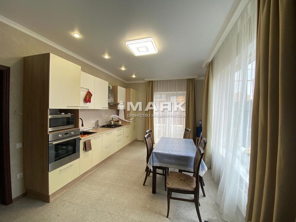 Таунхаус 125.4 кв.м на участке 2.2 сот