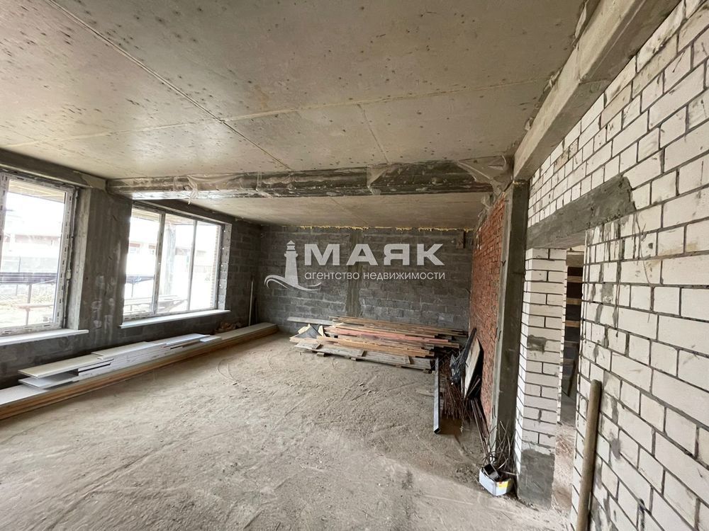 Дом 269 кв.м на участке 5.5 сот