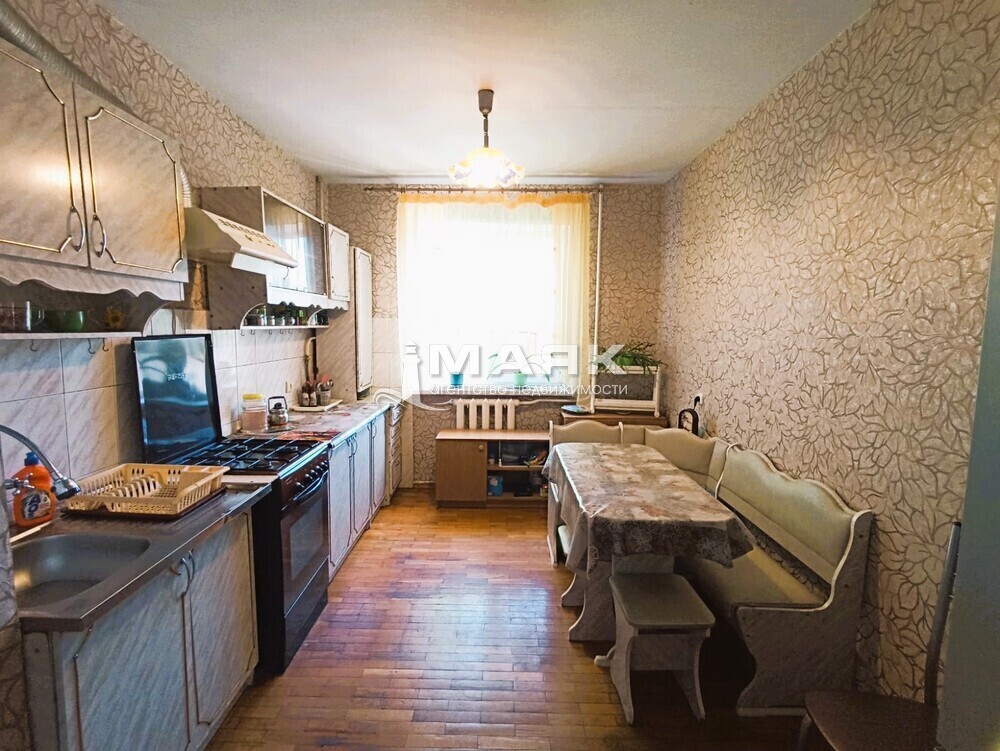 3-к. квартира 69.8 кв.м, 3/5