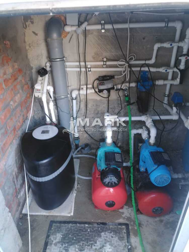 Дом 223 кв.м на участке 1 сот