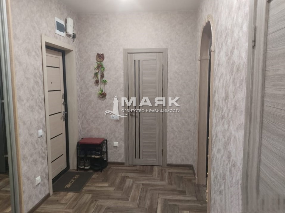 2-к. квартира 58.6 кв.м, 4/8