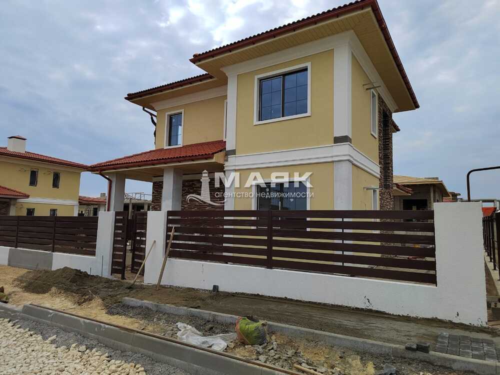 Дом 165.77 кв.м на участке 6 сот