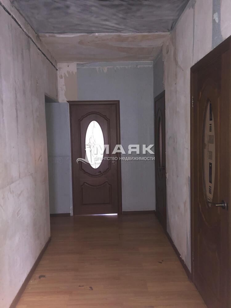 Дом 220 кв.м на участке 8 сот
