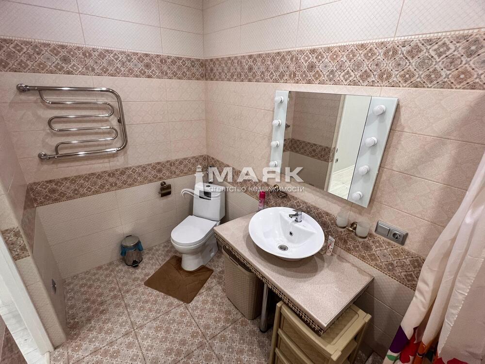 2-к. квартира 68 кв.м, 1/9