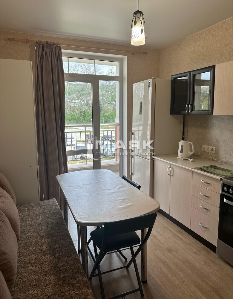 1-к. квартира 37 кв.м, 2/4