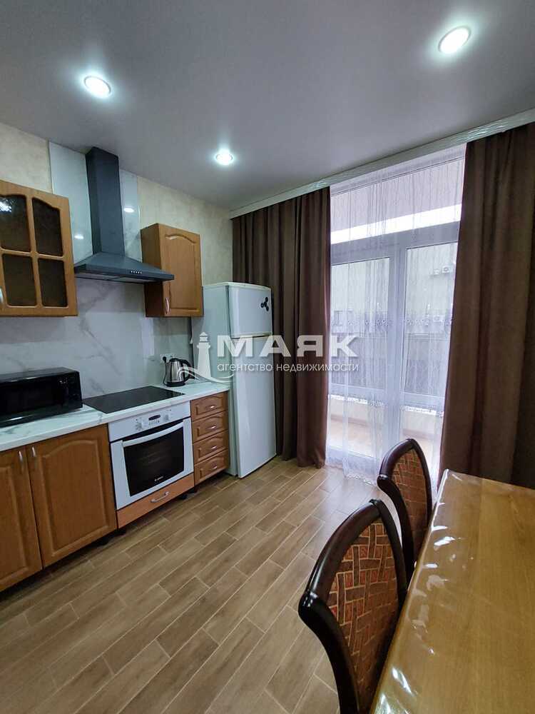 1-к. квартира 37 кв.м, 2/9