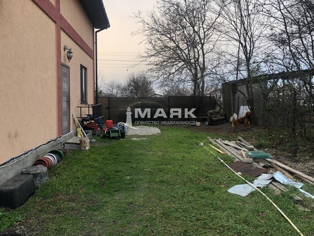 Дом 220 кв.м на участке 8 сот