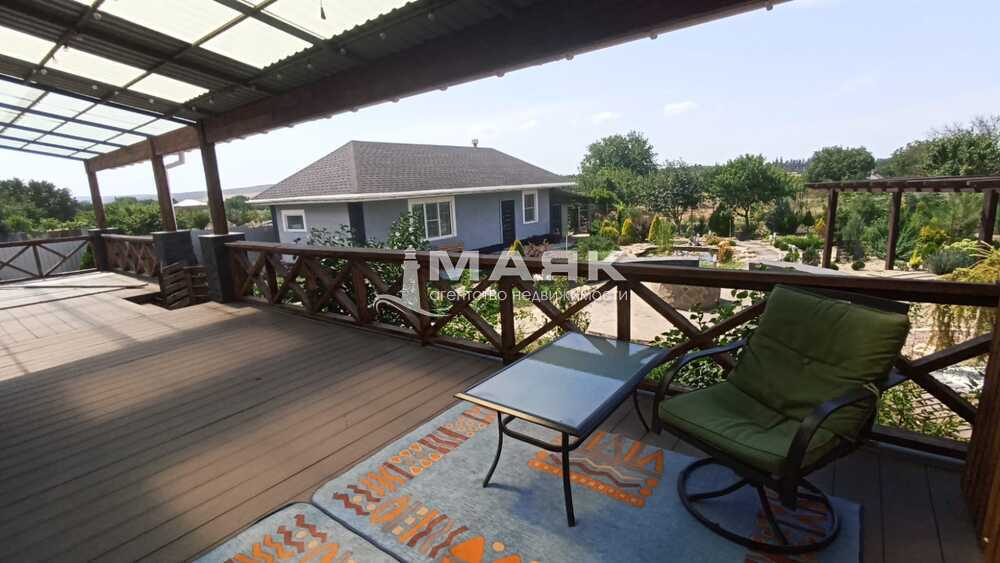 Дом 248 кв.м на участке 22 сот