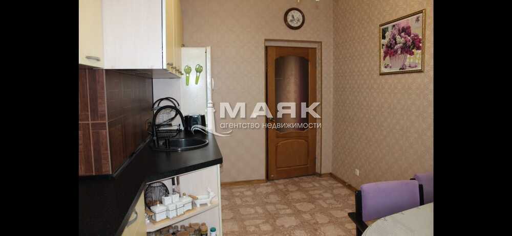 3-к. квартира 90 кв.м, 2/5