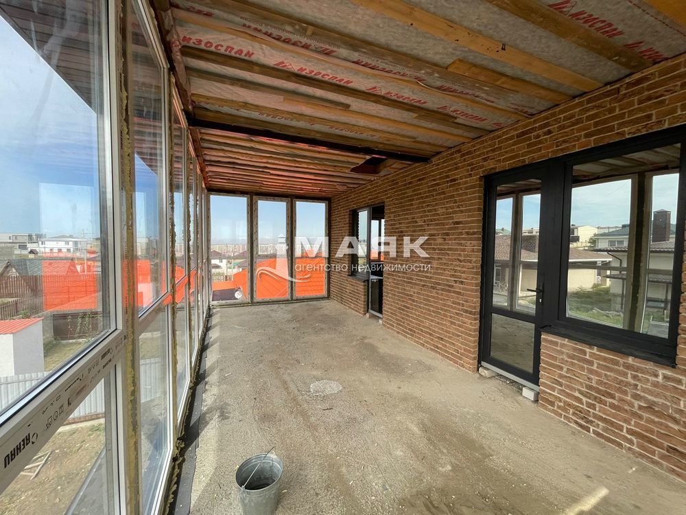 Дом 269 кв.м на участке 5.5 сот