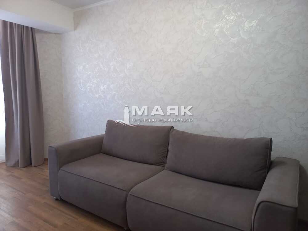 1-к. квартира 42 кв.м, 8/9