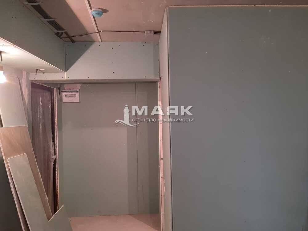 Студия 19.5 кв.м, цоколь/16