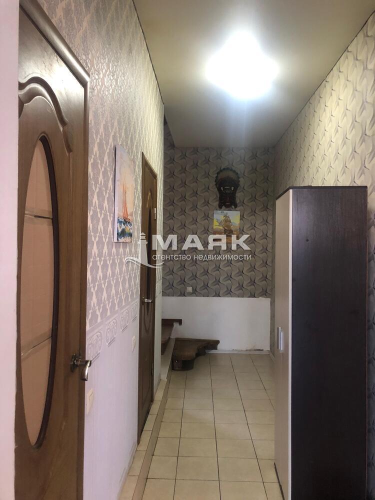 Дом 220 кв.м на участке 8 сот