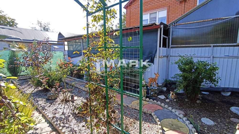 Дом 161.9 кв.м на участке 5 сот