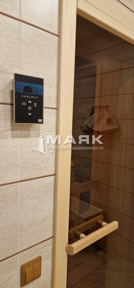 Дом 738.1 кв.м на участке 10 сот