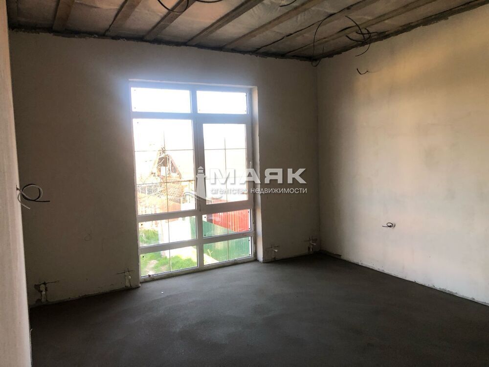 Дом 174 кв.м на участке 6 сот