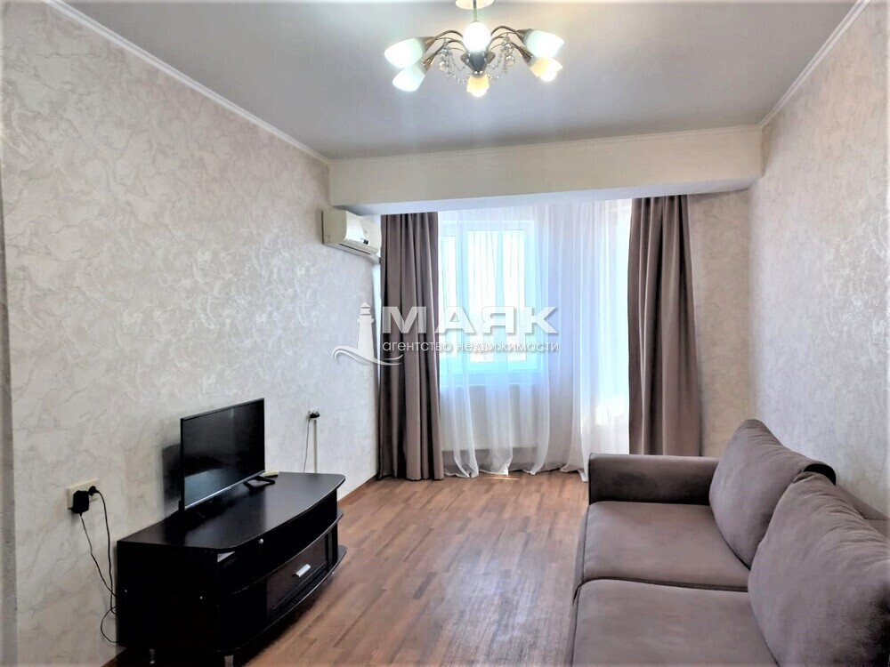 1-к. квартира 42 кв.м, 8/9