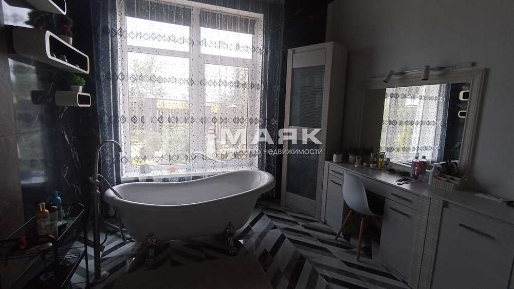 Дом 248 кв.м на участке 22 сот